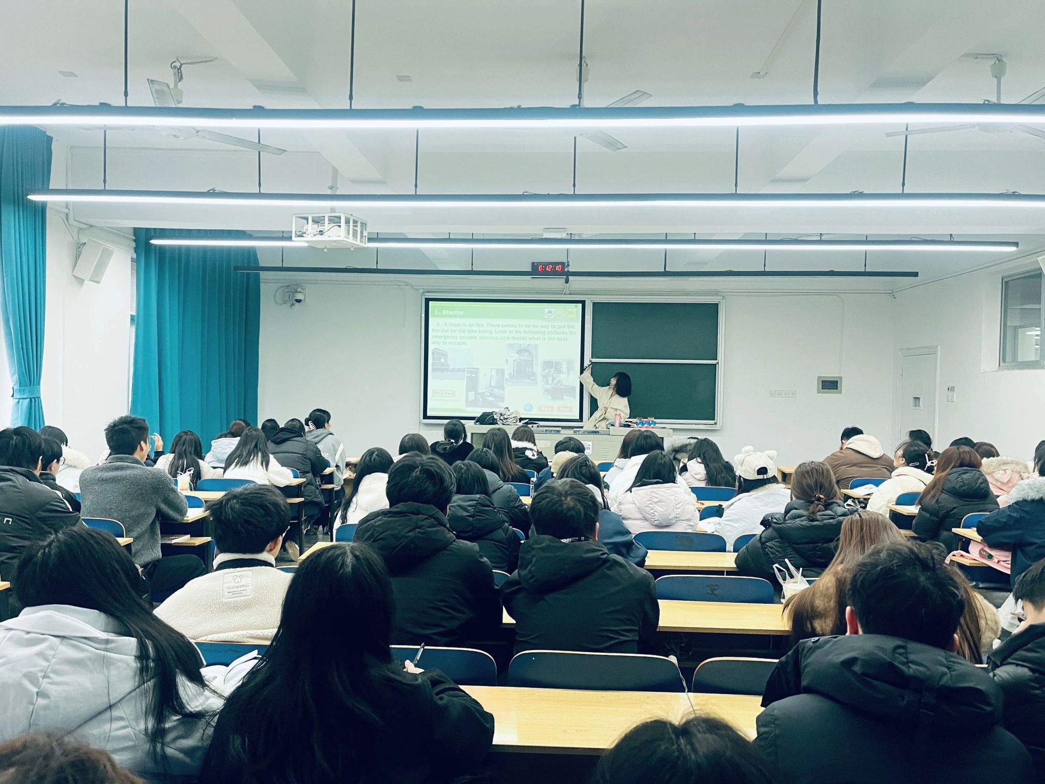 WilliamHill体育开展2026年春季开学第一课教学检查